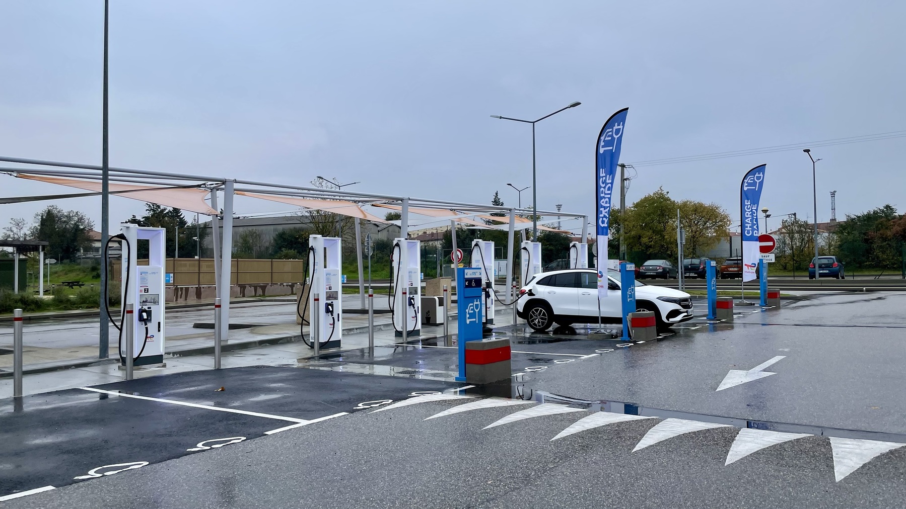 Laddningsnätverkets framväxt i Sverige: Framstegen och framtidsperspektiven